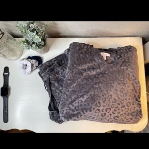 Grey Leopard Pajamas Set